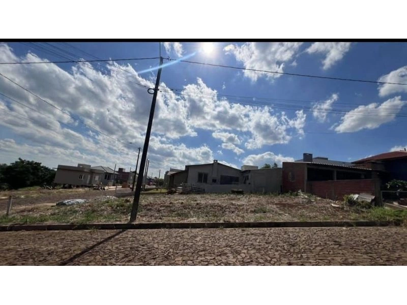 Terreno de Esquina à Venda – Loteamento KM3, Santa Rosa/RS  Excelente oportunidade para construir ou investir! Localizado em um bairro tranquilo, em c — foto 2 de 3