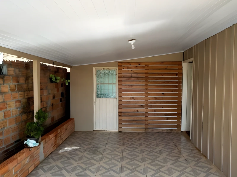 Casa de 100 m² no bairro Guia Lopes com garagem — foto 2 de 8