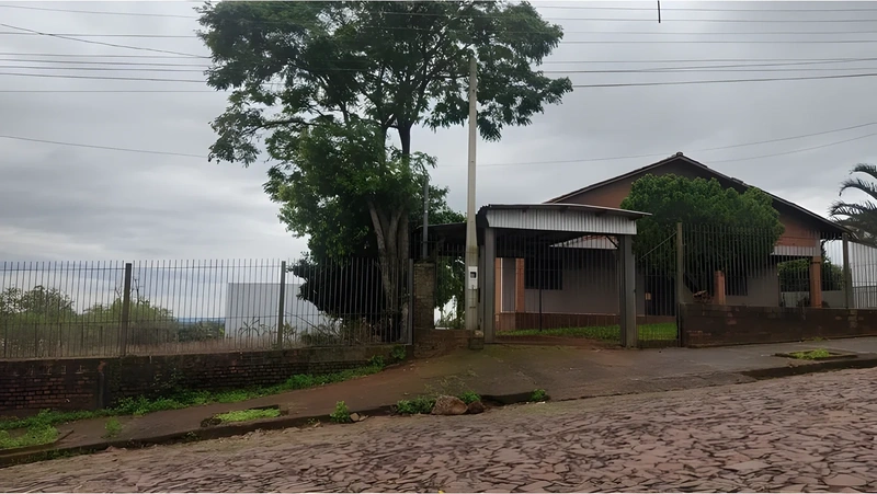 Casa à venda por R$ 635.000 - Central - Santa Rosa/RS — foto 2 de 3
