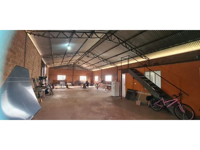 Terreno com dois pavilhões no Planalto — foto 6
