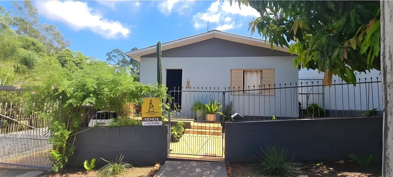 Casa com 3 dormitórios no bairro Central