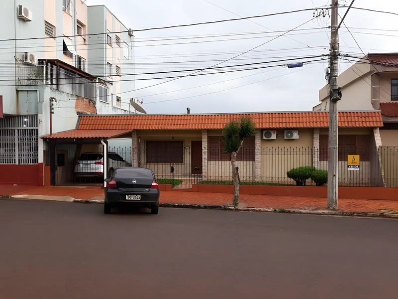 Casa de 4 dormitórios no Centro de Santa Rosa