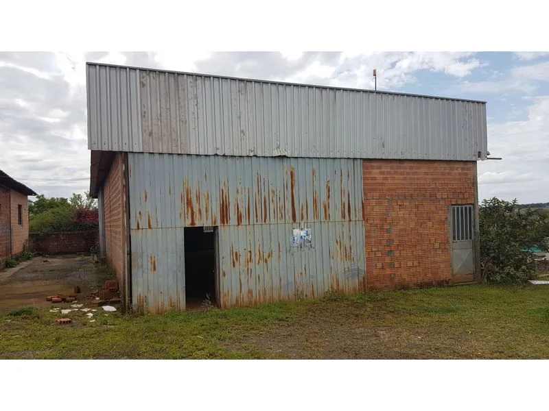 Terreno no Planalto com barracões, 846 m² — foto 1