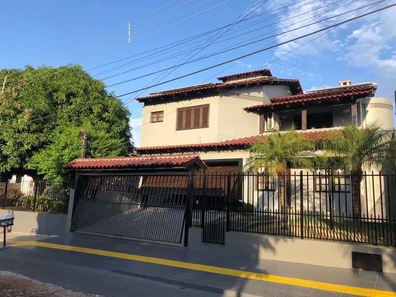 Casa no bairro São Francisco com piscina aquecida e energia solar — foto 1