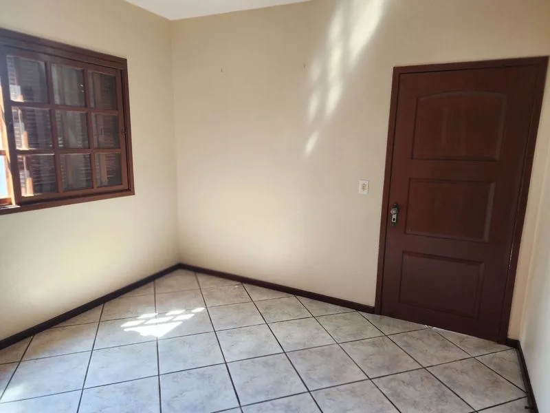 Casa de 3 dormitórios no Cruzeiro com área comercial no piso inferior — foto 7