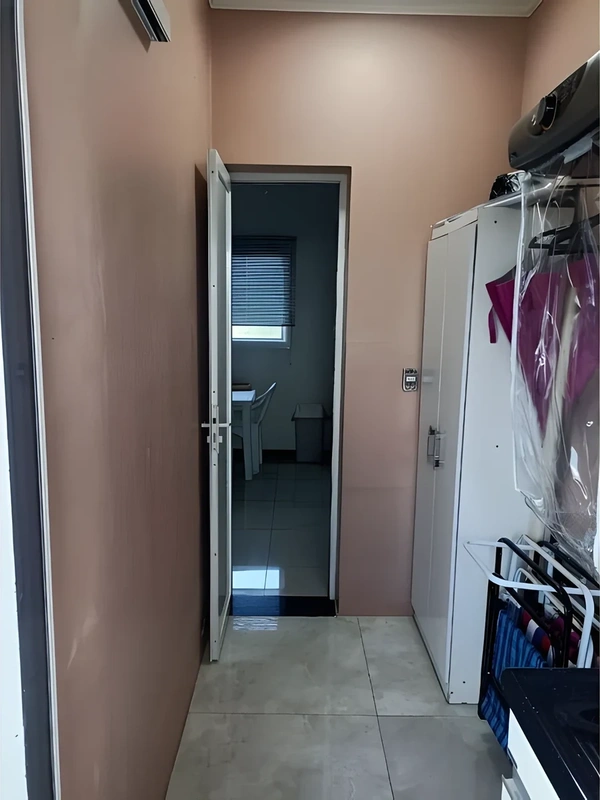 Casa a venda no loteamento Montese Area construída 46 m² terreno com 210 m² 10x20 1 quarto  banheiro lavanderia ampla sala Casa com chapada,  piso por — foto 4 de 13