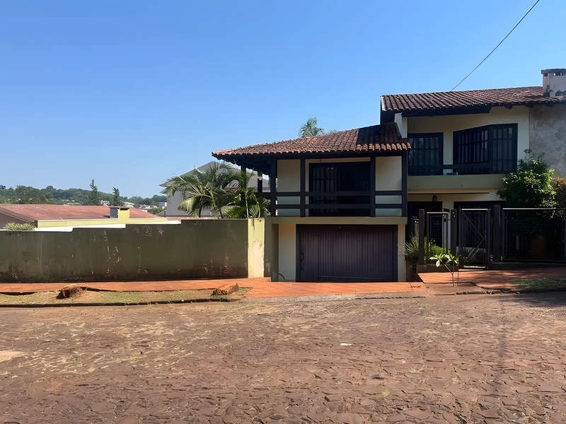 Casa com 4 dormitórios e piscina no bairro Centro – Santa Rosa/RS — foto 2 de 18