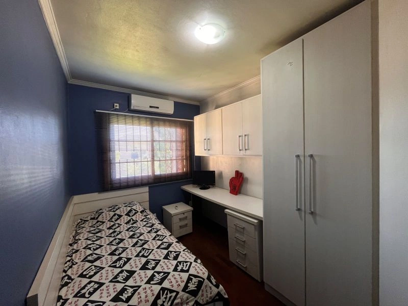 Casa com 4 dormitórios e 2 vagas no Centro — foto 36 de 51