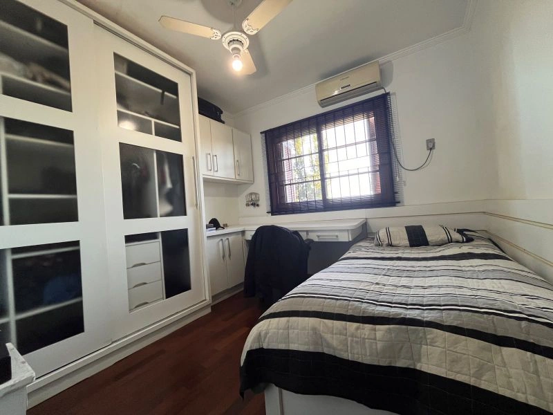 Casa com 4 dormitórios e 2 vagas no Centro — foto 38 de 51