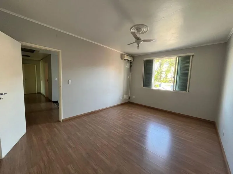 Casa de alto padrão no Centro com 4 dormitórios e piscina — foto 16