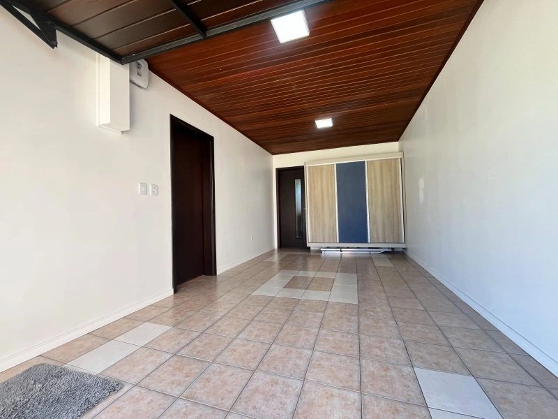 Casa com 2 dormitórios, 3 vagas e sistema fotovoltaico no bairro Cruzeiro — foto 38 de 38
