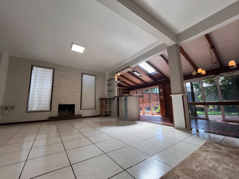 Casa com 3 dormitórios e 268 m² no bairro Centro — foto 5 de 23