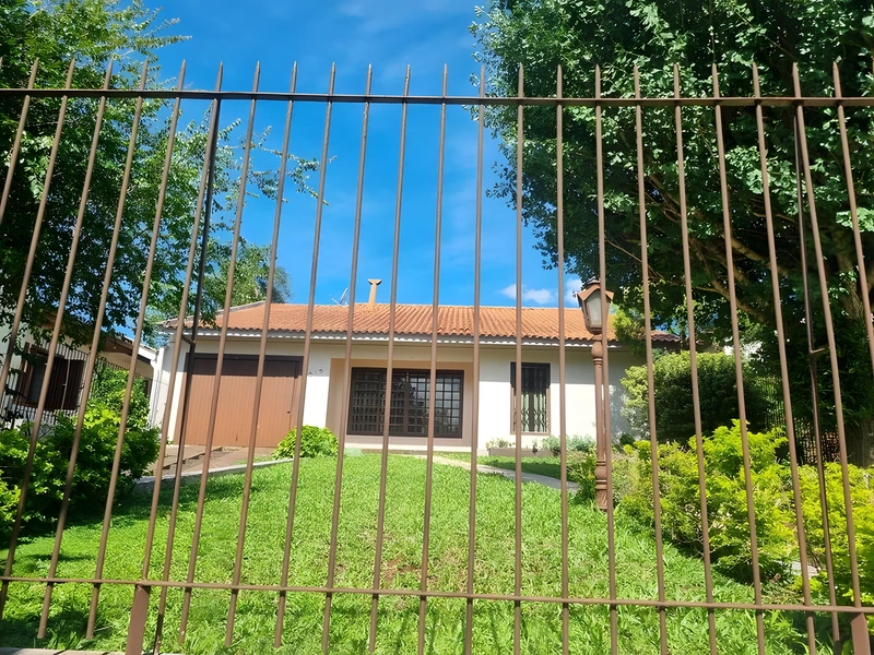 Casa com 3 quartos e piscina no Centro de Santa Rosa