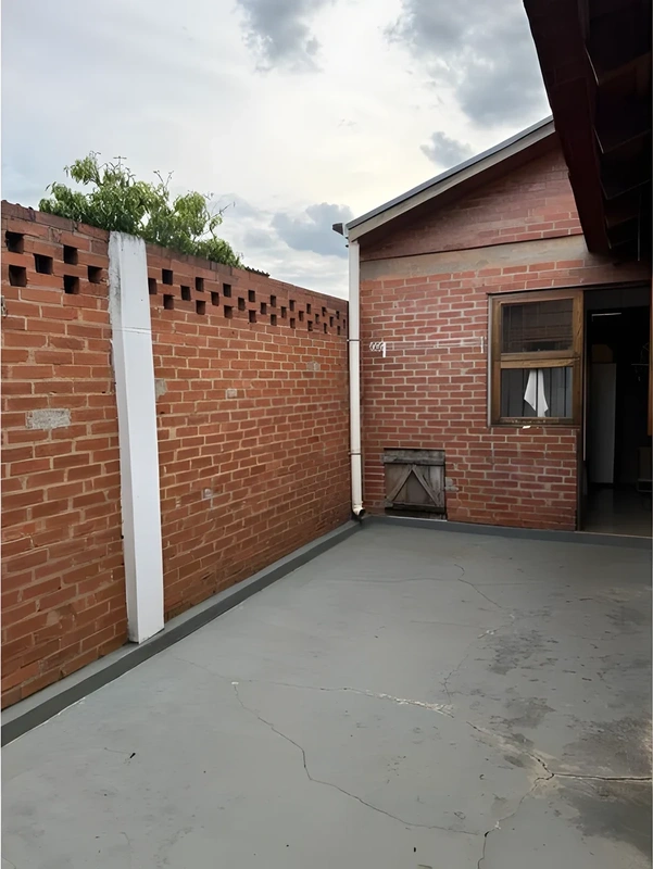 Casa com 2 dormitórios e piscina aquecida em São Francisco