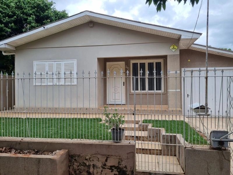 Casa com 4 dormitórios à venda, 150 m² por R$ 650.000,00 - Centro - Santa Rosa/RS