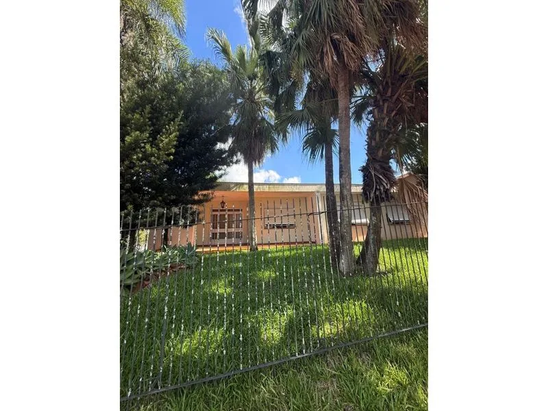Casa de esquina com piscina e salão de festas em São Francisco, Santa Rosa — foto 2