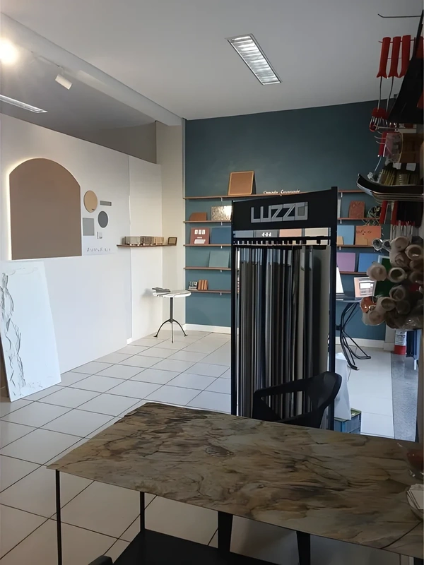 Sala comercial de 54 m² com pé-direito alto, no bairro Centro – Santa Rosa/RS — foto 3 de 6