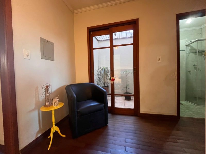 Casa com 4 dormitórios e 2 vagas no Centro — foto 35 de 51
