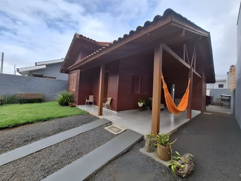 Casa em Figueira com 2 quartos e piscina