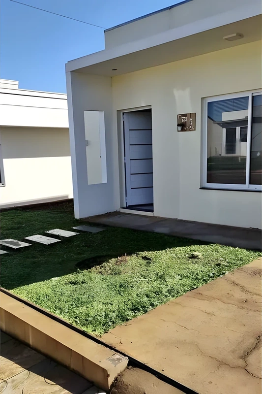 Casa a venda no loteamento Montese Area construída 46 m² terreno com 210 m² 10x20 1 quarto  banheiro lavanderia ampla sala Casa com chapada,  piso por — foto 2 de 13