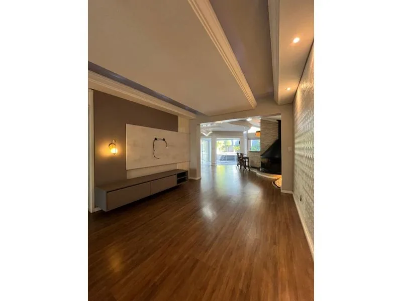 Casa de alto padrão no Centro com 4 dormitórios e piscina — foto 8