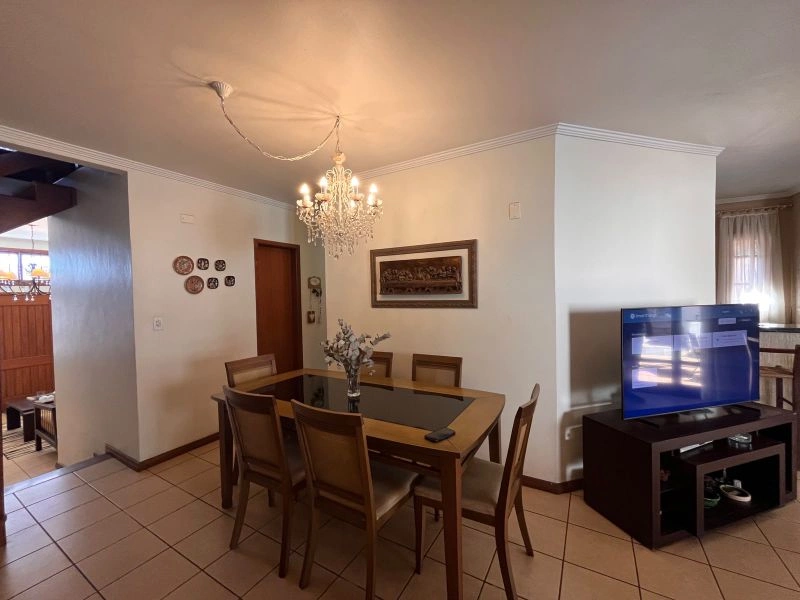 Casa com 4 dormitórios e 2 vagas no Centro — foto 12 de 51