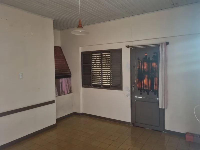 Casa no Centro com terreno amplo e potencial comercial — foto 3