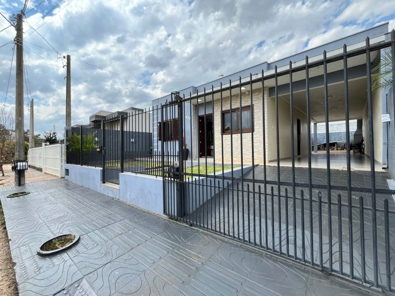 Casa 2 dormitórios com piscina no bairro São Francisco — foto 2 de 24