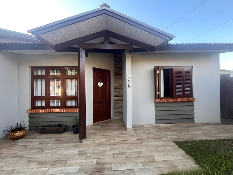 Casa à venda por R$ 590.000,00 - Cruzeiro - Santa Rosa/RS