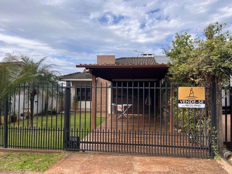 Casa 2 dormitórios, 2 banheiros, 1 garagem no bairro Cruzeiro — foto 1 de 19