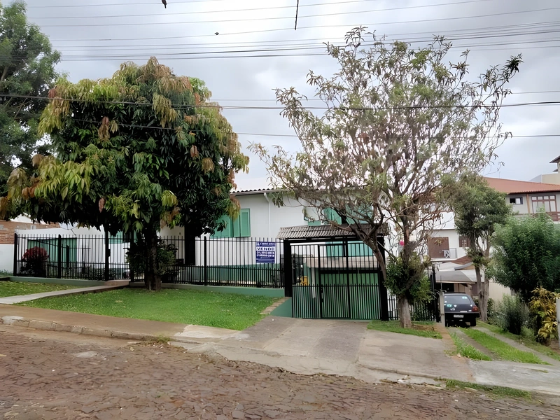 Casa com 3 dormitórios à venda, 150 m² por R$ 1.100.000 - Centro - Santa Rosa/Rio Grande do Sul