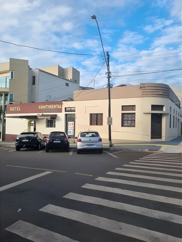 HOTEL À VENDA EM ÓTIMO TERRENO DE ESQUINA PARA PRÉDIO COMERCIAL — foto 2 de 3
