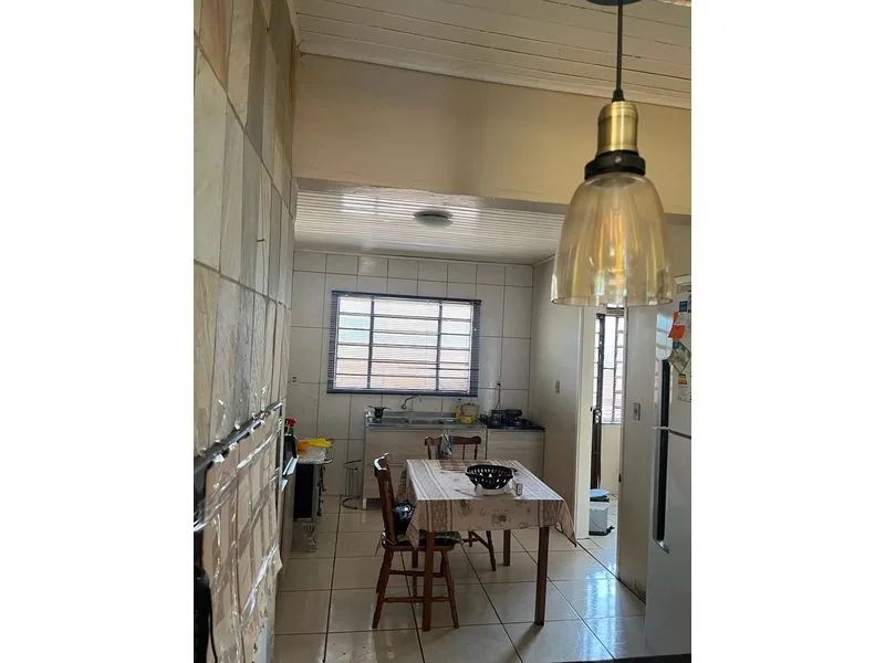 Casa de esquina com 3 dormitórios na Central — foto 4