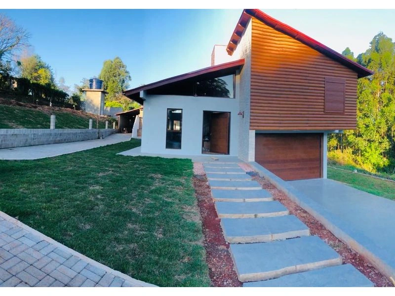 Casa com 2 dormitórios e 3 vagas no bairro Central — foto 3 de 9