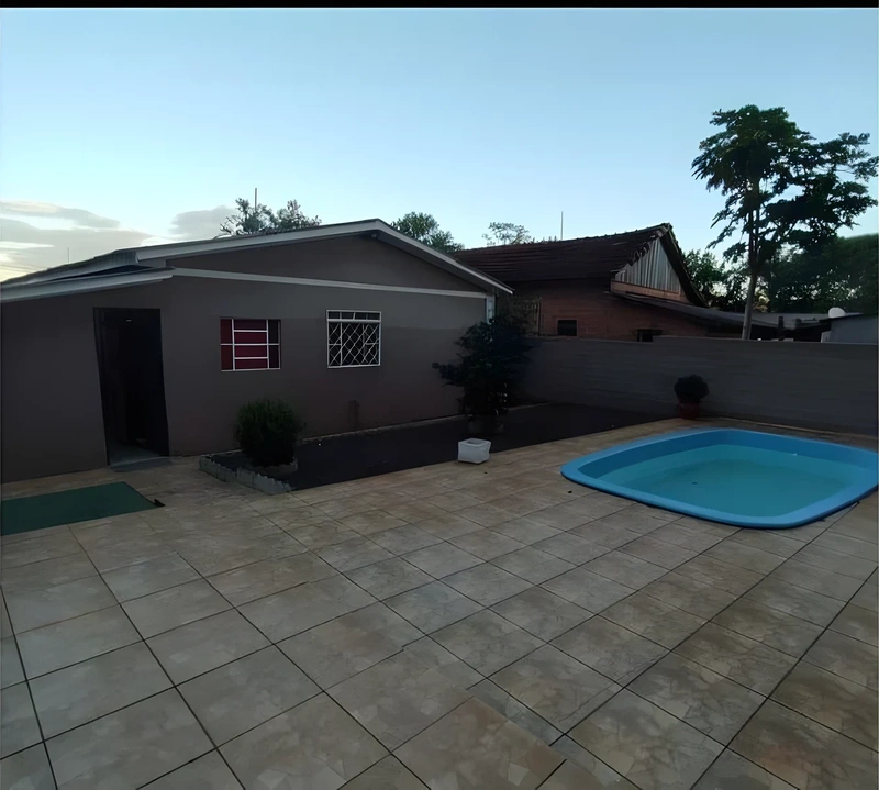 Casa a venda com piscina e festeiro — foto 2 de 5
