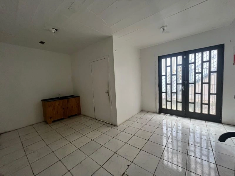 Sala comercial térrea com 186 m² no bairro Centro — foto 10 de 13
