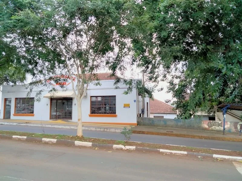 Conjunto comercial de esquina no Centro, Santa Rosa — foto 1