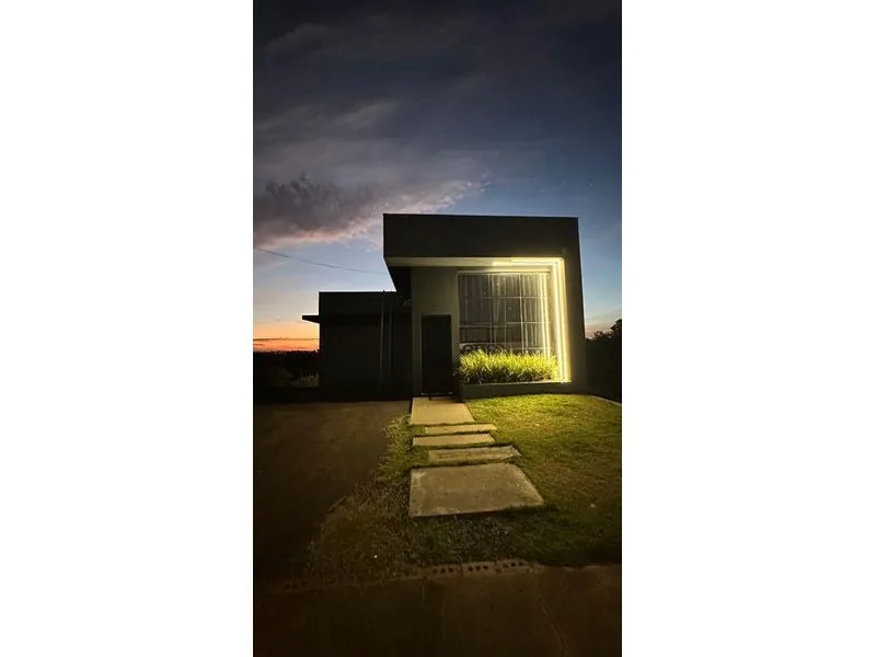 Casa semi-nova na Central com potencial de ampliação — foto 1