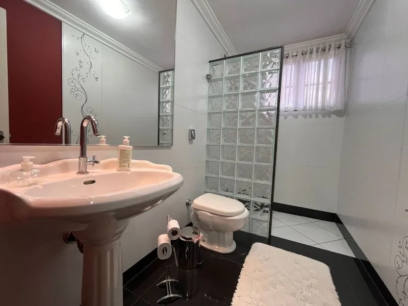 Casa com piscina e área de lazer no bairro Glória — foto 11