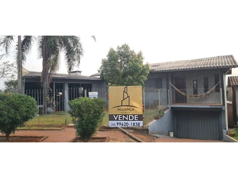 Casa com 3 dormitórios e piscina em São Francisco — foto 1