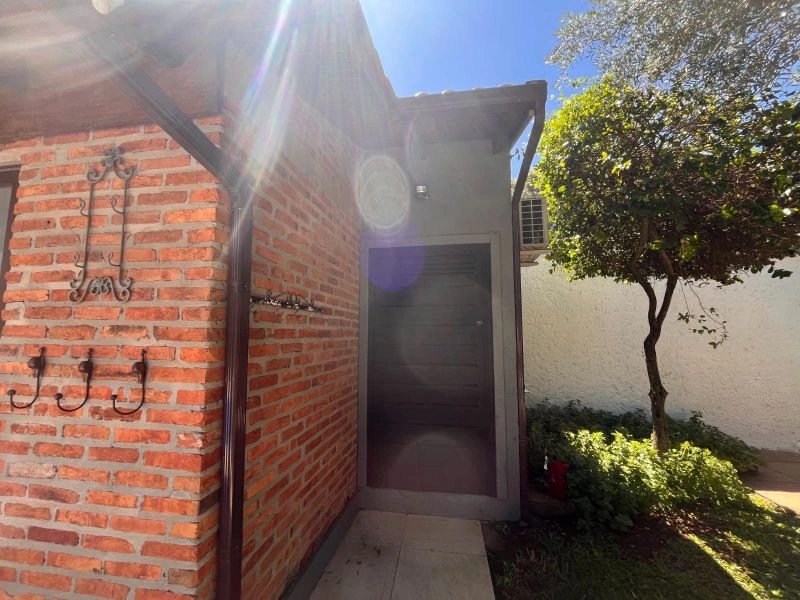 Casa com 2 dormitórios, 3 vagas e sistema fotovoltaico no bairro Cruzeiro — foto 12 de 38
