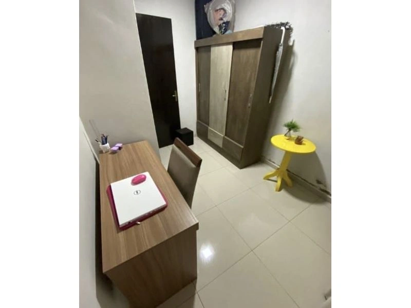 Bela casa , pronta para morar. Piso porcelanato, aberturas em madeira, muros Espaço para piscina e edícula. Lavanderia interna. Ficam os móveis so — foto 6 de 9