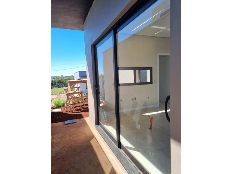 Casa com 2 dormitórios, 70 m² no bairro Montese — foto 3 de 10
