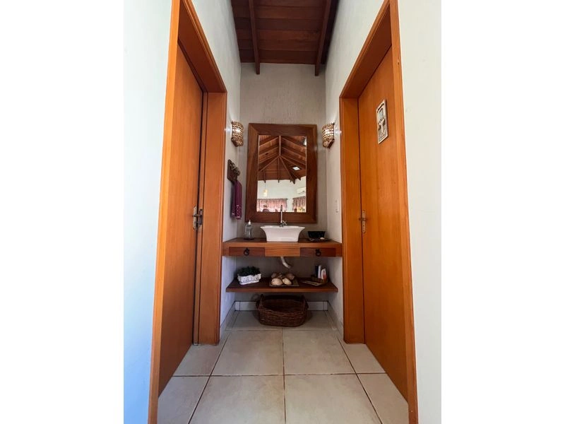 Casa com 4 dormitórios e 2 vagas no Centro — foto 44 de 51