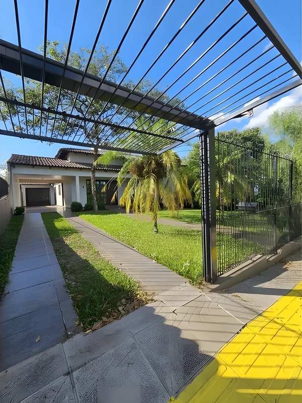 Casa com 4 dormitórios à venda, 236 m² por R$ 980.000,00 - Sulina - Santa Rosa/RS