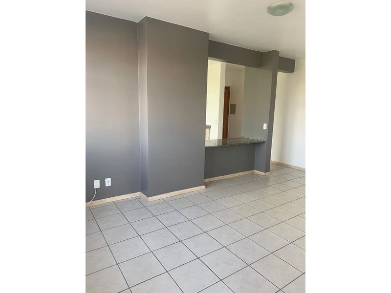 Apartamento 2 dormitórios no bairro Centro, Ed. Vitória, 50 m² — foto 2 de 8