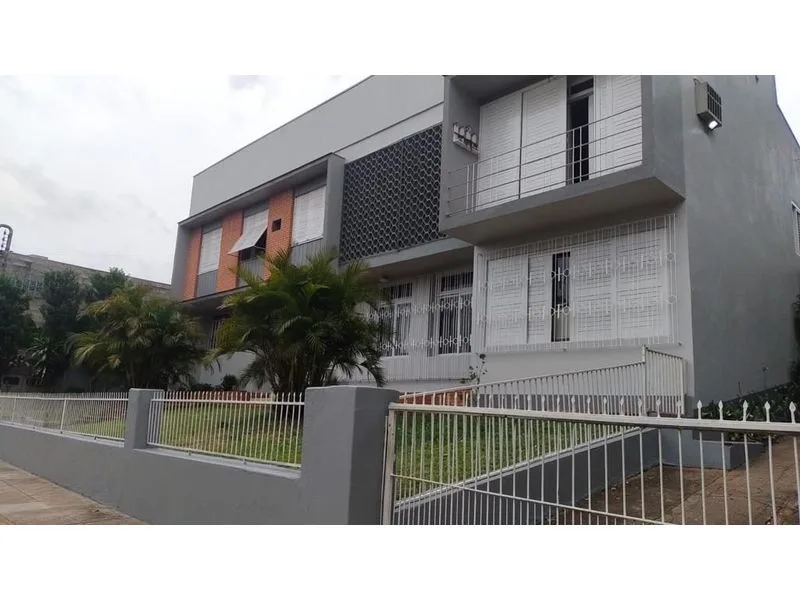 Casa de 5 dormitórios no Centro de Santa Rosa — foto 1