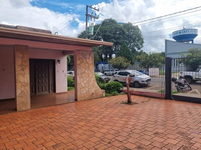 Casa no Centro com terreno amplo e potencial comercial — foto 5