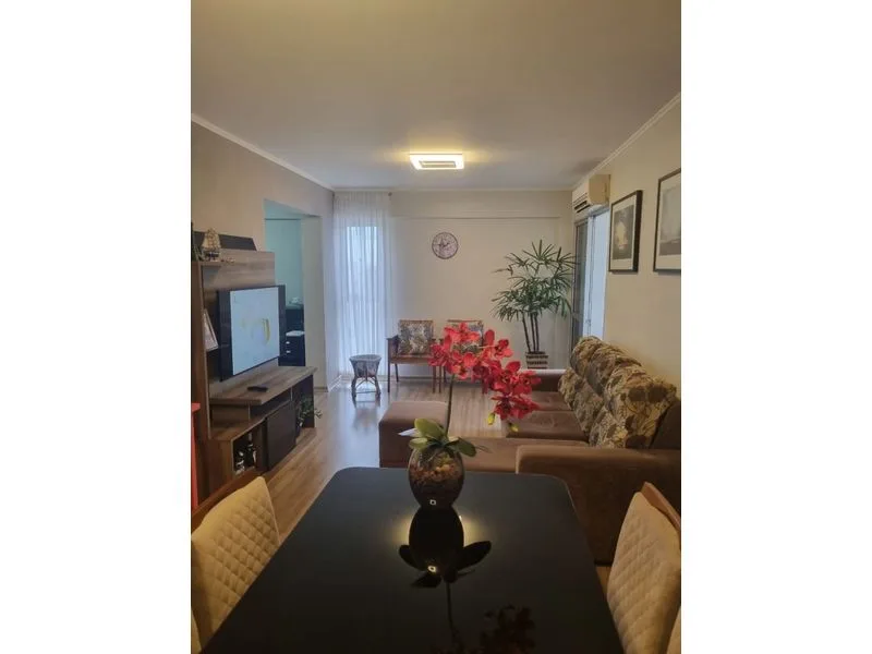 Apartamento reformado com 2 quartos no Centro — foto 4
