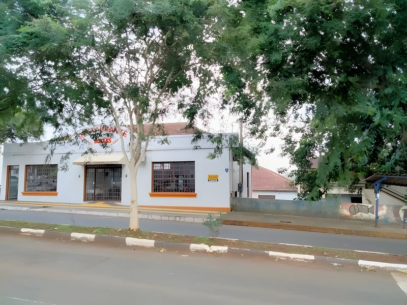 Conjunto comercial de esquina no Centro, Santa Rosa